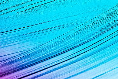 9岁孩子玩使命召唤过于激动 咬麦克风硌掉一颗牙齿